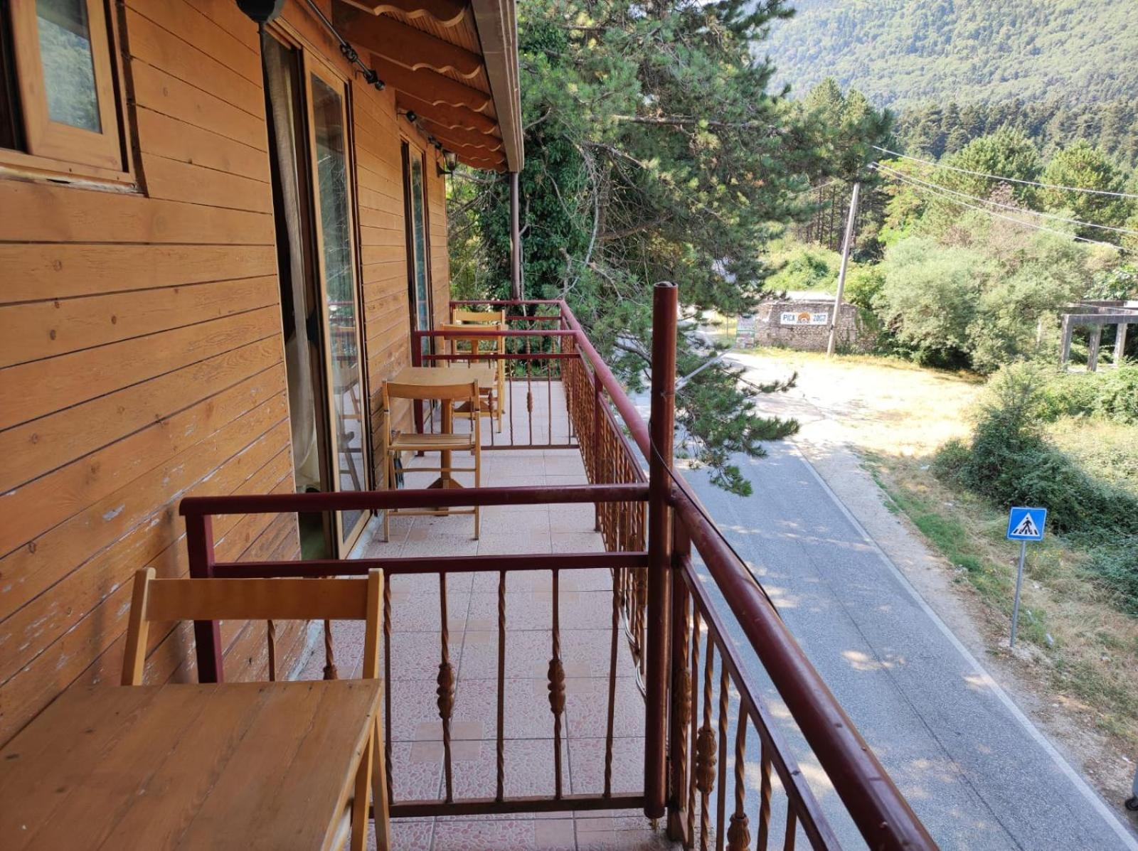 Hotel Toni Llogora Dukat 외부 사진