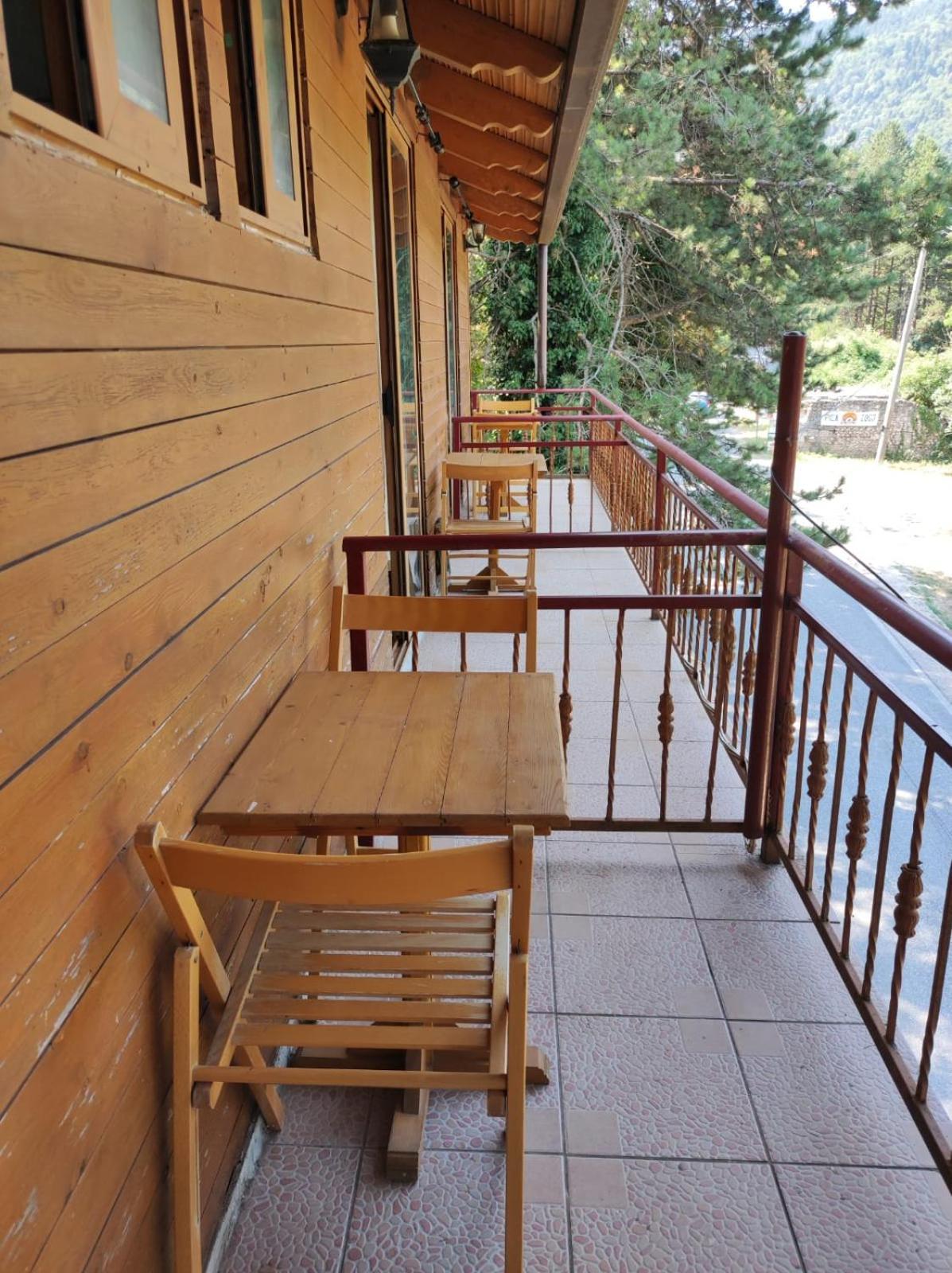 Hotel Toni Llogora Dukat 외부 사진