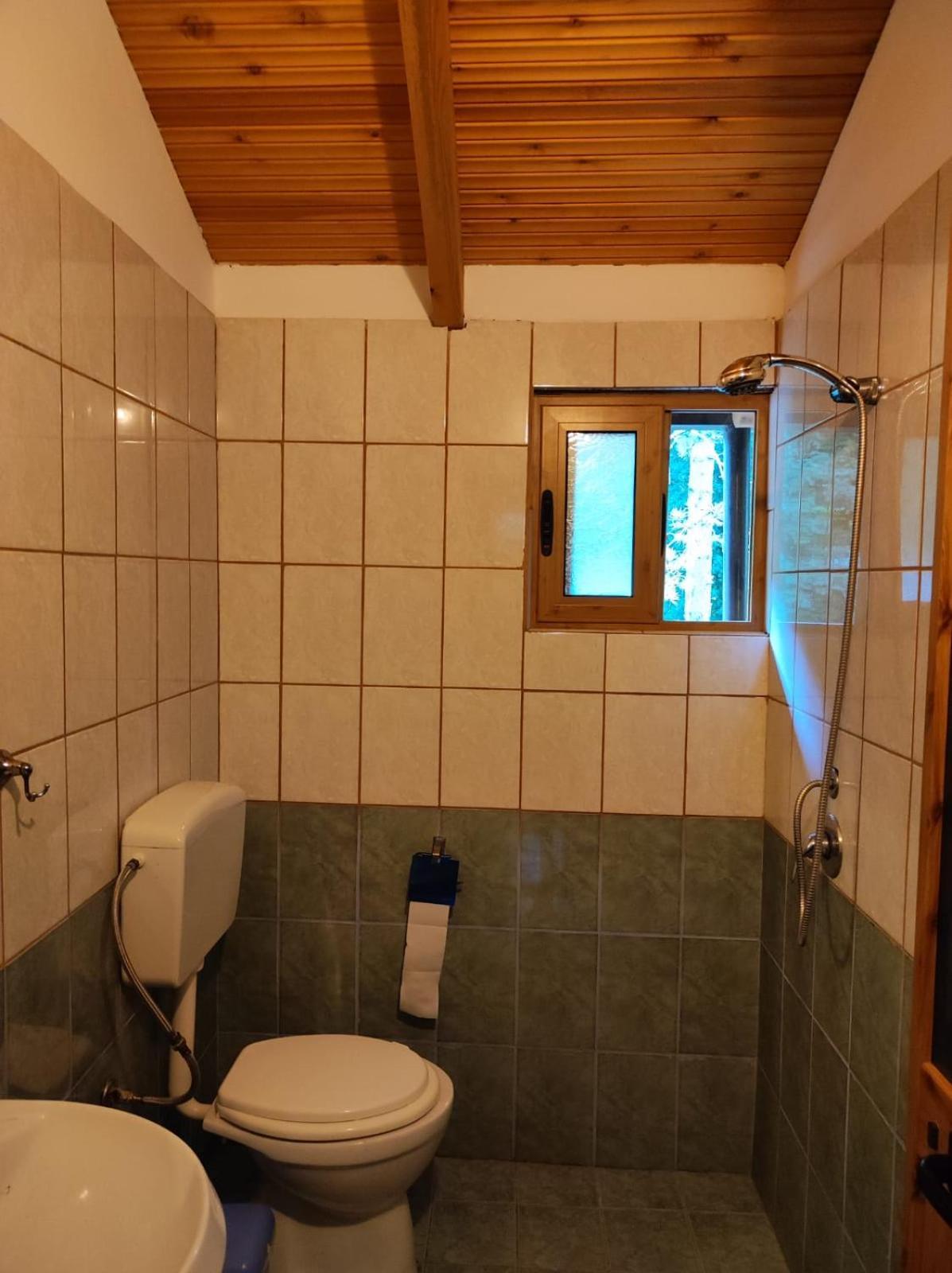 Hotel Toni Llogora Dukat 외부 사진