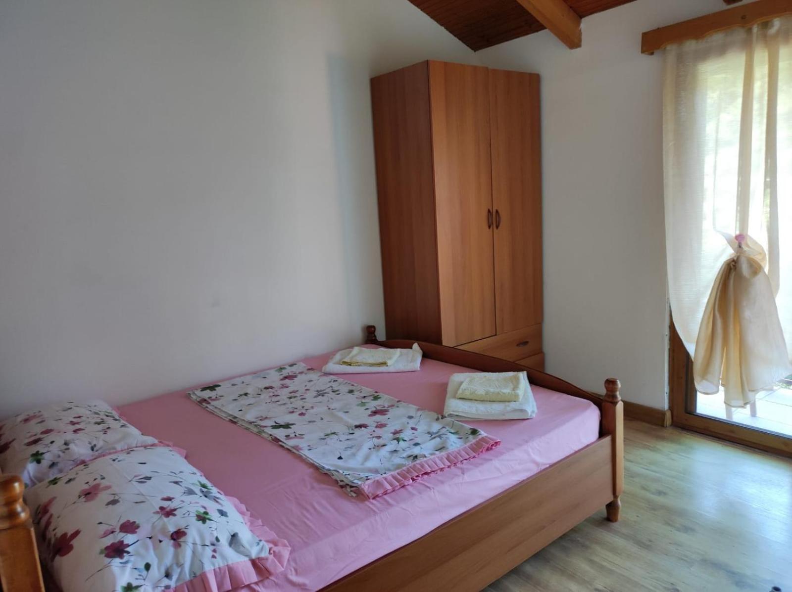 Hotel Toni Llogora Dukat 외부 사진