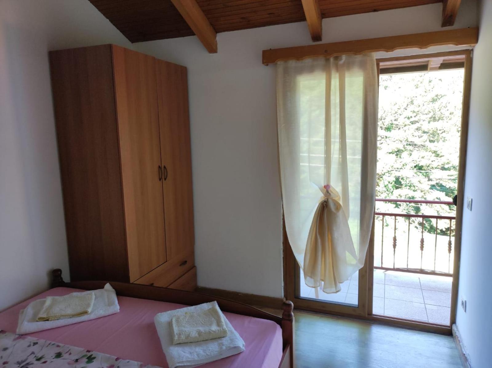 Hotel Toni Llogora Dukat 외부 사진